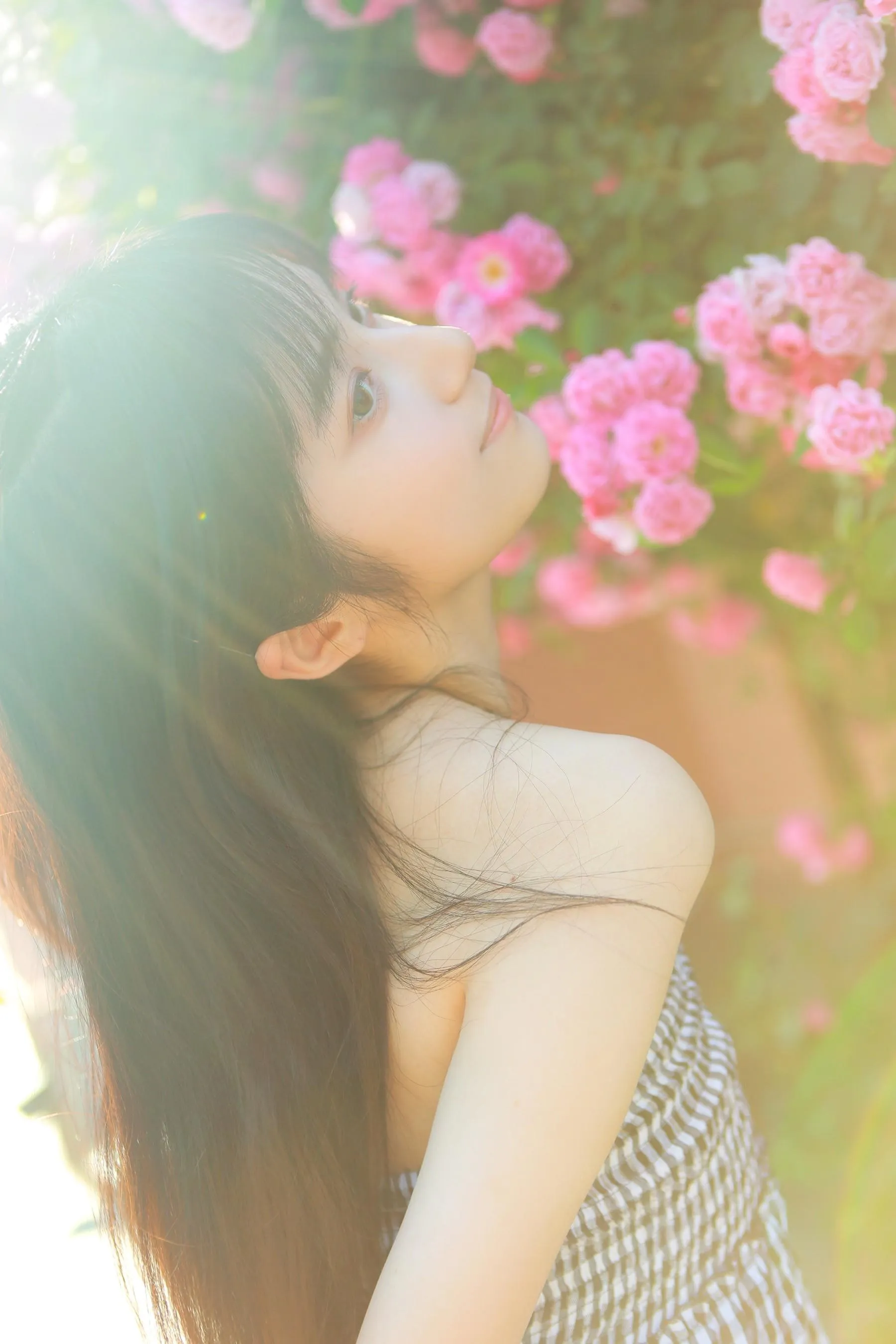 [艺图语] 2022.05.18 蔷薇迟开 月半了吧 [28P]插图8